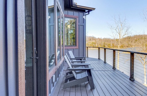 Jacksboro House | Lakefront Gem: Dock & Hot Tub in Jacksboro