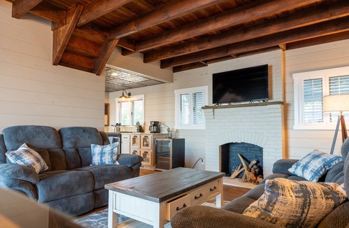 Huron House | Lakefront Getaway in Huron