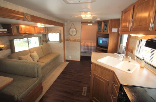 Waterford House | Lakefront Getaway North of Pittsburgh!