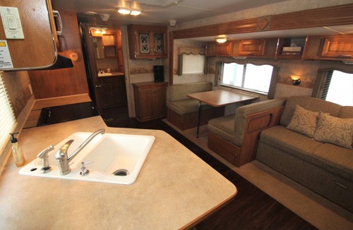 Waterford House | Lakefront Getaway North of Pittsburgh!