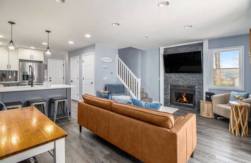 South Gull Lake Apartment | Lakefront Gull Lake Getaway