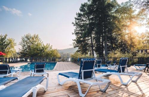 Lac Superieur Village House | Lakefront & Mountain View - 1 Bedroom Resort Suite