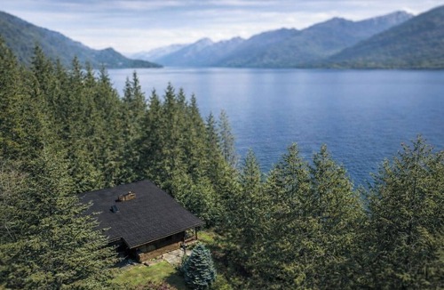 Ainsworth Hot Springs House | Lakeside 8-Bed Retreat | Game Room | Hot Springs