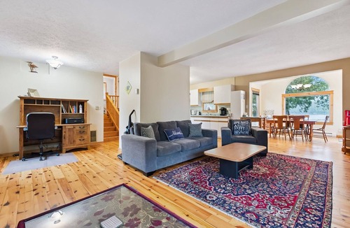 Northern Bruce Peninsula House | Lakeside BEACH | Kayaks | Economy Stay