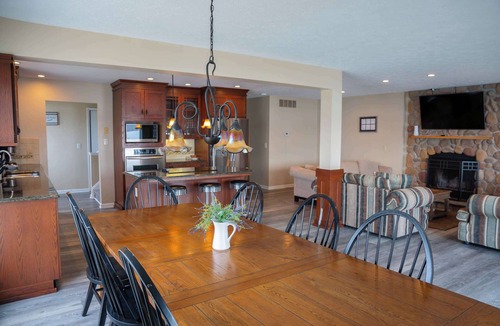 Rushville House | Lakeside Retreat with Stunning Waterfront Views