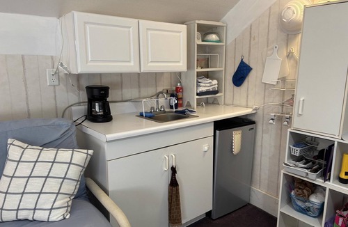 Lakeside Cottage | Lakeview Historic Inn Suite 12