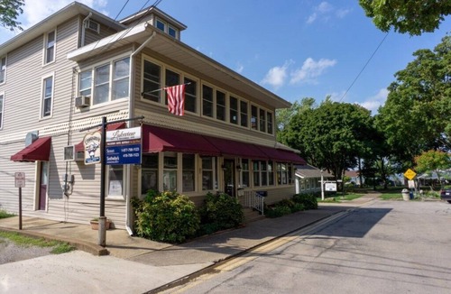 Lakeside Cottage | Lakeview Historic Inn Suite 12