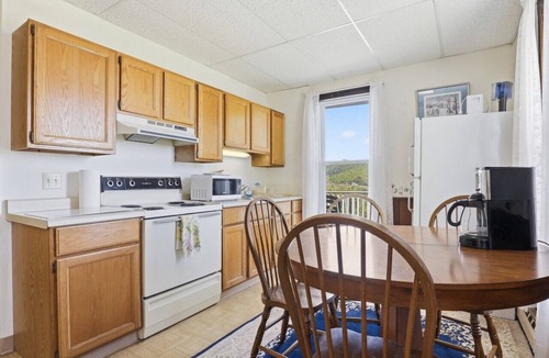Millerton Apartment | Lakeview Retreat w Deck & Fire Pit