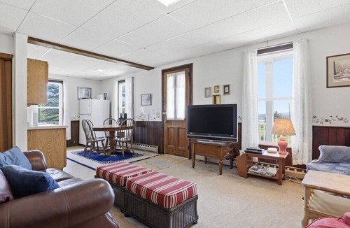 Millerton Apartment | Lakeview Retreat w Deck & Fire Pit