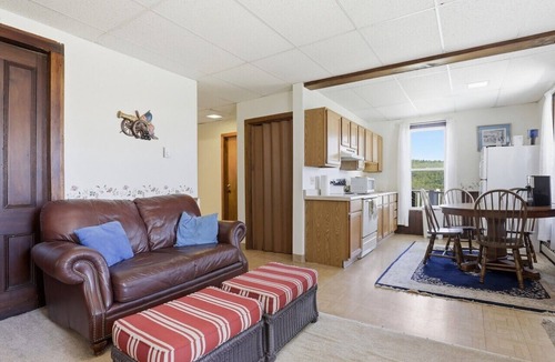 Millerton Apartment | Lakeview Retreat w Deck & Fire Pit