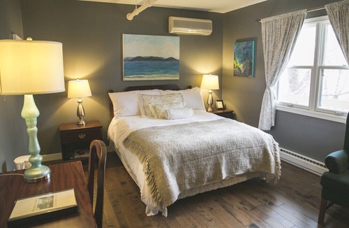Queens Hotel | Lane's Privateer Inn - Superior Queen (#6)
