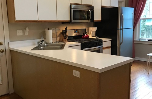 Union Pier Cottage | Lantern Cottage - Great Family Cottage Steps From Beautiful Beaches!