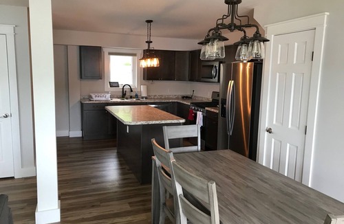 Penn Yan House | Large 9 BR Family Retreat in this quiet Cove (11 Bedrooms with extra cottage)