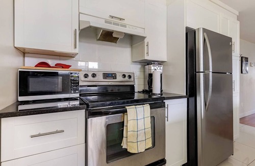 Laval Apartment | Large and Modern, furnished flat with two bedrooms Laval/Canada