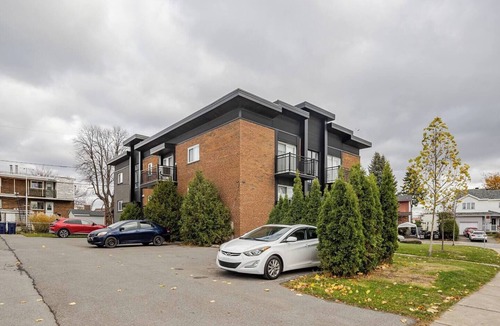 Laval Apartment | Large and Modern, furnished flat with two bedrooms Laval/Canada