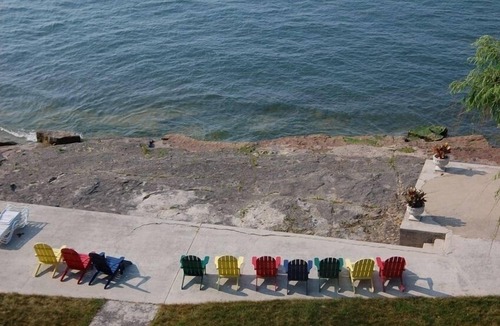 Marblehead House | LARGE HISTORIC HOME ON LAKE ERIE! PERFECT FOR REUNIONS! OCT 16-18 OPEN!