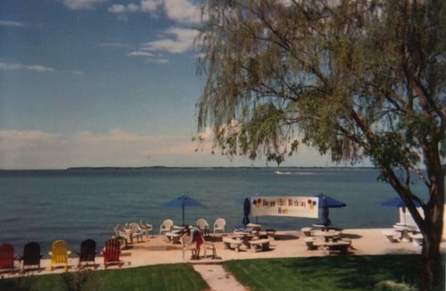 Marblehead House | LARGE HISTORIC HOME ON LAKE ERIE! PERFECT FOR REUNIONS! OCT 16-18 OPEN!