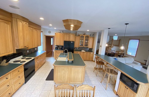 Mitiwanga House | Large Lake House - Just Steps Away From The Beach in Private Community