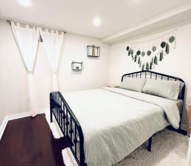 Erin Mills Apartment | Large Private Suit With Free Parking