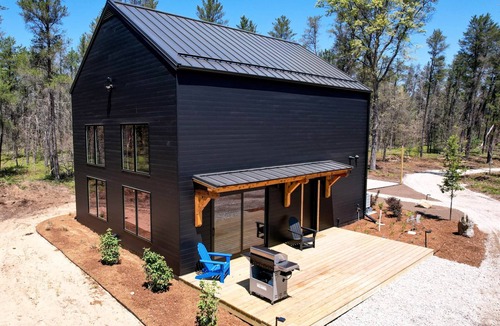 Crawford County House | Lavender Loft | A Light-Filled Home at The Uncommon Ranch