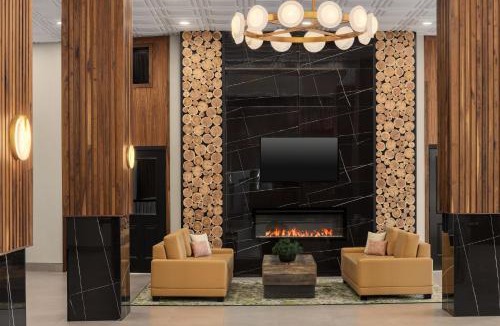 District Saint - Raymond - Vanier Hotel | Le Parc Gatineau, Tapestry Collection by Hilton