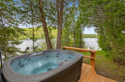 Sainte-Lucie-des-Laurentides House | Le Toujours Heureux avec SPA, waterfront, and dock