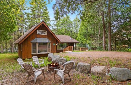 Sainte-Lucie-des-Laurentides House | Le Toujours Heureux avec SPA, waterfront, and dock