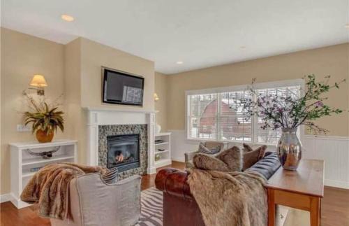 Findley Lake House | Legacy Lodge