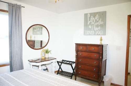 Middlebury House | Lemon Hill Amish Guest House. . . an Amish themed, whole house experience.