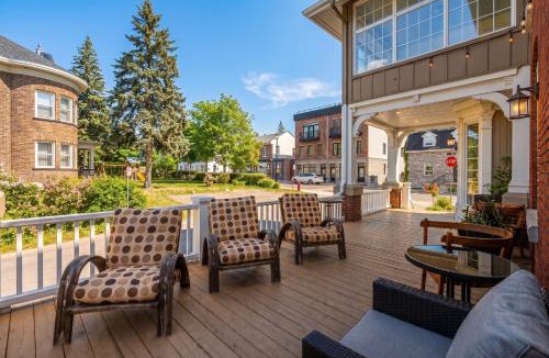 Paine-Sec Bed & Breakfast | Les Suites Du Vieux-Lévis - With AC and Parking