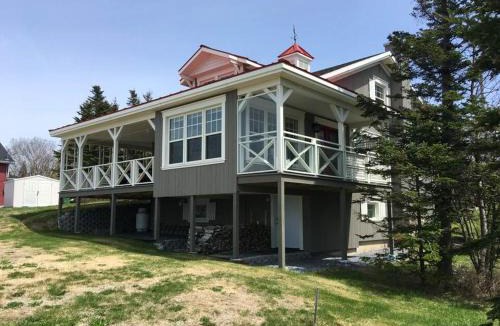 Riviere Du Loup Ski Chalet | Les Voiliers - Water View in Riviere-du-Loup