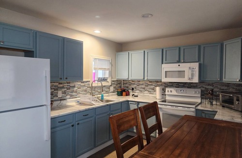 Thompsonville House | Less is Moore