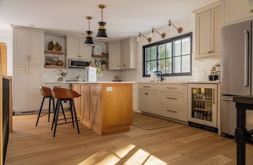 Town of Jerusalem House | Live The Lifestyle, Stunning Lake House in the heart of Wine Country!