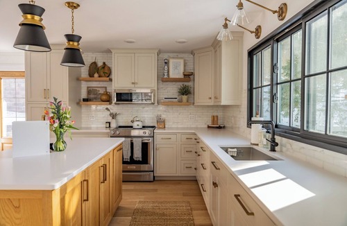 Town of Jerusalem House | Live The Lifestyle, Stunning Lake House in the heart of Wine Country!