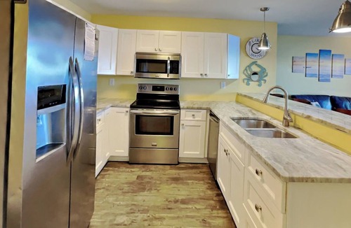 Put-in-Bay Condo | Love Being Near the Water? Perfect | 10 ppl | C111