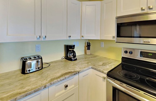 Put-in-Bay Condo | Love Being Near the Water? Perfect | 10 ppl | C111