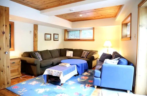 Markdale Cabin | Lovely Cabin Rental with Outdoor Pool and Hot Tub near Markdale, Ontario