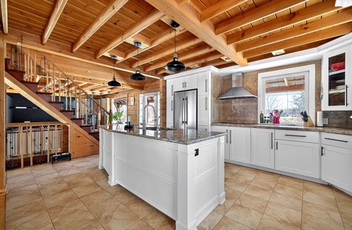 Pontiac Cottage | Luskville Lodge | 4BR Nature Escape near Ottawa