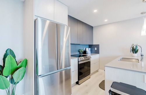 North Central Edmonton Apartment | Lux Getaway Dt, King Bed, Near River Valley