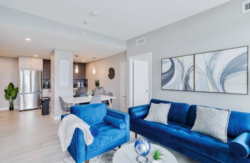 North Central Edmonton Apartment | Lux Getaway Dt, King Bed, Near River Valley