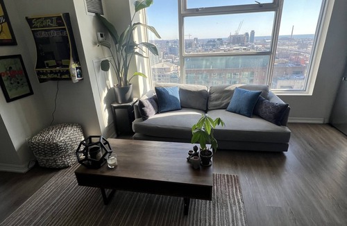 Financial District Condo | Lux Studio Suite In The Heart Of Downtown Toronto