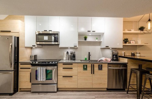 Southwest Edmonton Apartment | Lux Suite UofA: Sep Entrance | Walk to Whyte Ave