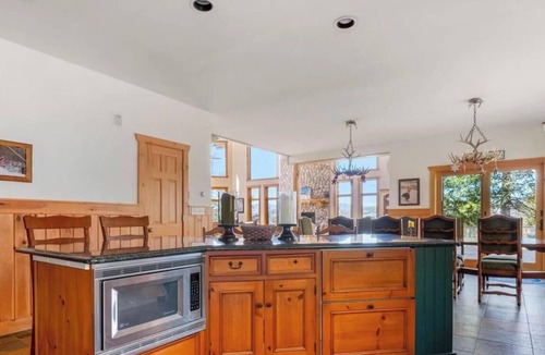 Windham House | Luxe 8BR Windham Lodge | Theater, Walk to Slopes