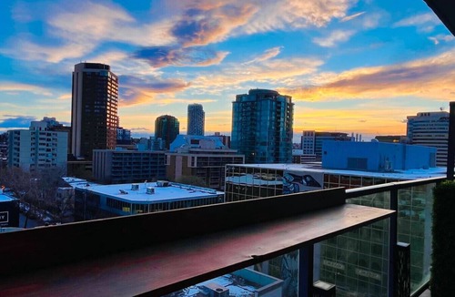 Connaught Condo | Luxury 2 Bed, Private XL Balcony Downtown, Free Parking