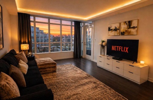 Bathurst Quay Hotel | Luxury 2BR Condo with Parking | Downtown Toronto