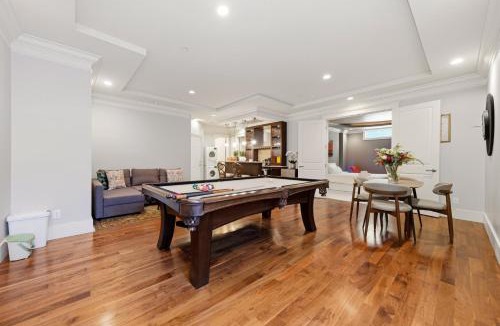 Dunbar House | Luxury 2BR Retreat Near UBC with Sauna, Theatre & Pool Table