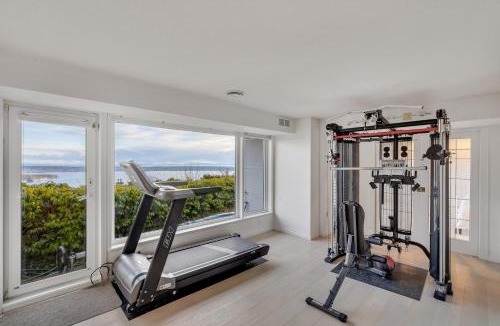 West Vancouver House | Luxury 6BR West Van Villa - Sky-High Ocean Views