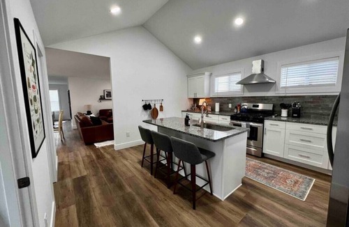 Perrysburg House | Luxury & Charm in Downtown Perrysburg!