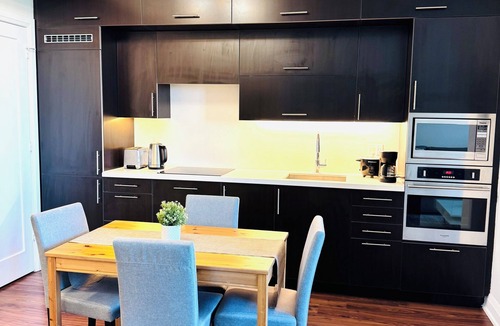 Willowdale Condo | Luxury Condo In Toronto Golden Area 1Bd, 1Bath, Parking, Direct Access to Subway