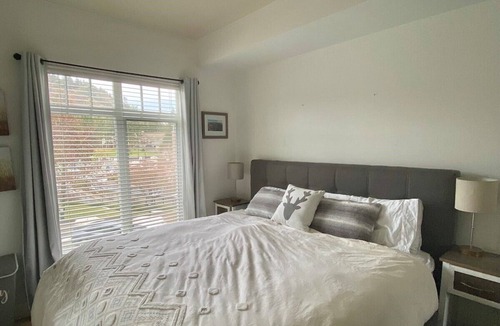 Bear Mountain Resort Condo | Luxury Condo on Bear Mountain—travel nurses! pets!